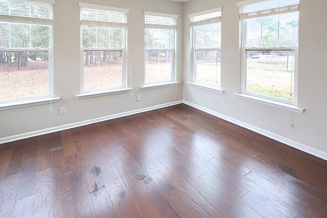 Building Photo - Stunning & Spacious 4 Bedroom Home in Highland Falls Community