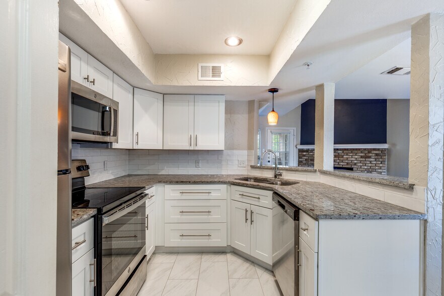 Building Photo - 5565 Preston Oaks Rd