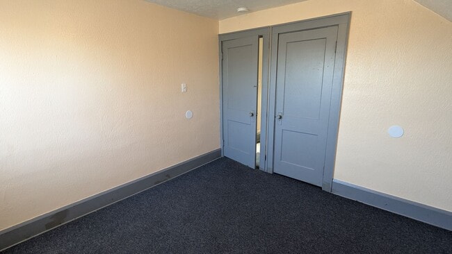 Building Photo - 3-Bedroom, 1-Bathroom Single Family Home for Rent in Akron, Ohio