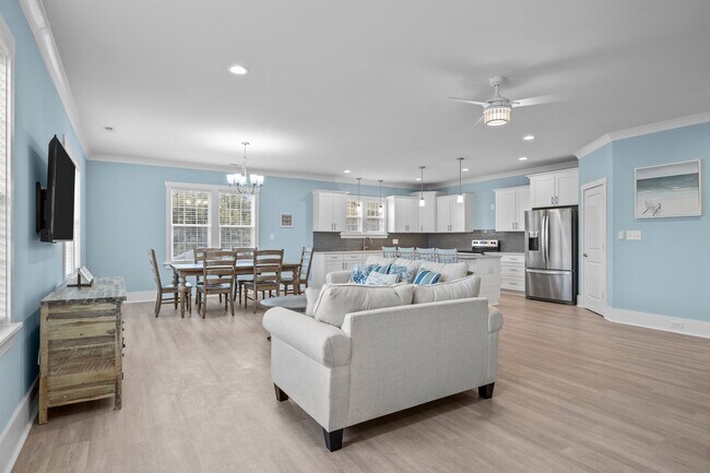 Building Photo - 5603 Sound Dr