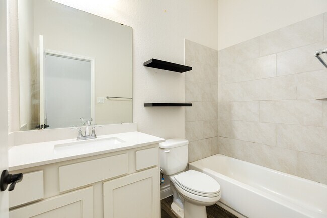 Building Photo - 10318 Granite Ct