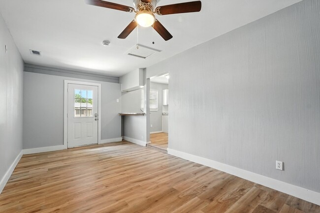 Building Photo - 5107 Durango Dr