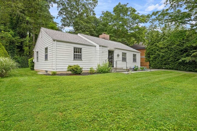 Building Photo - 35 Skylark Rd