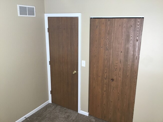 Building Photo - 813 Allenwood Ct