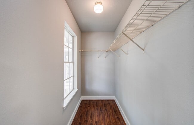 Building Photo - 15850 E Park Ct