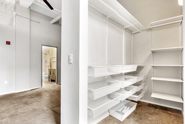 Building Photo - Downtown St. Louis Condo for Rent - Meridian Building