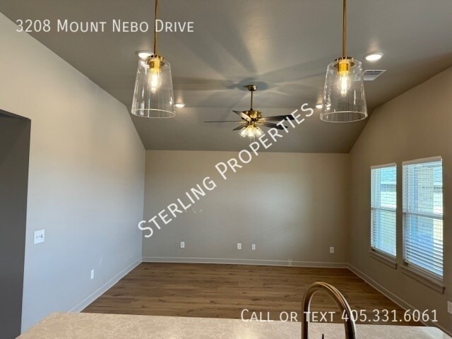 Building Photo - 3208 Mt Nebo Dr
