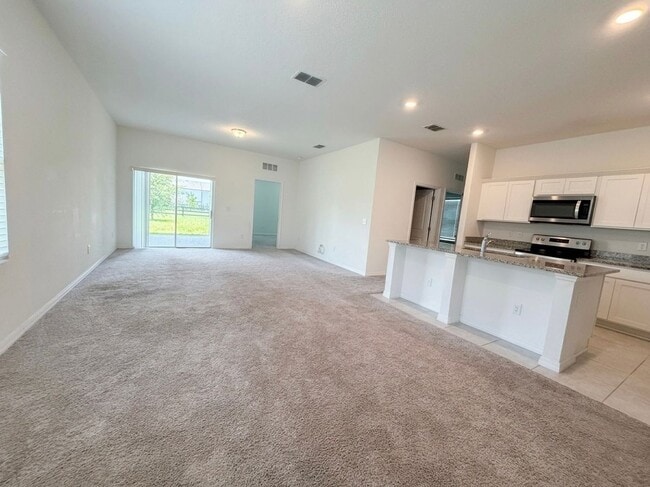 Building Photo - 5853 Bullock Pl