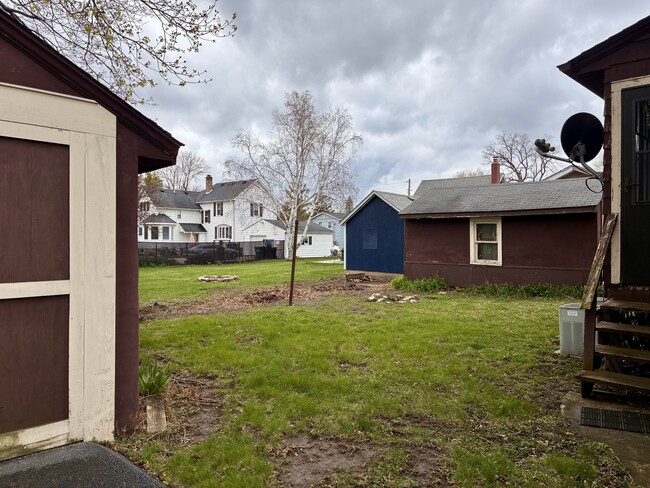 Building Photo - 254 Edward St