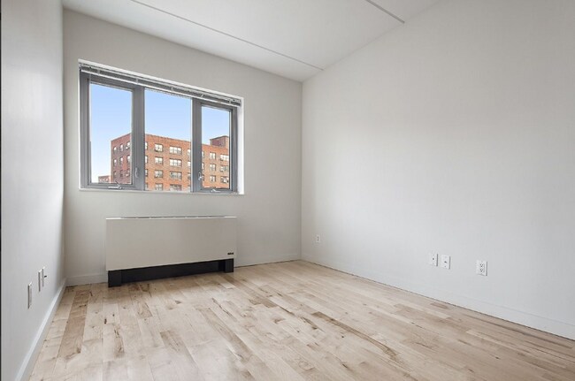 Building Photo - 1810 3rd Ave