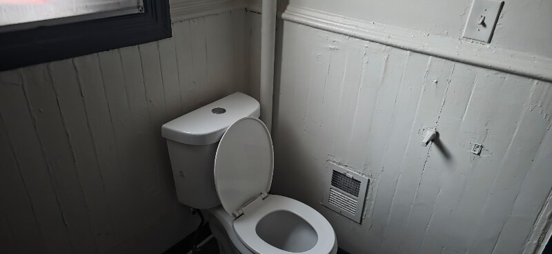 Building Photo - 227 Hummel St