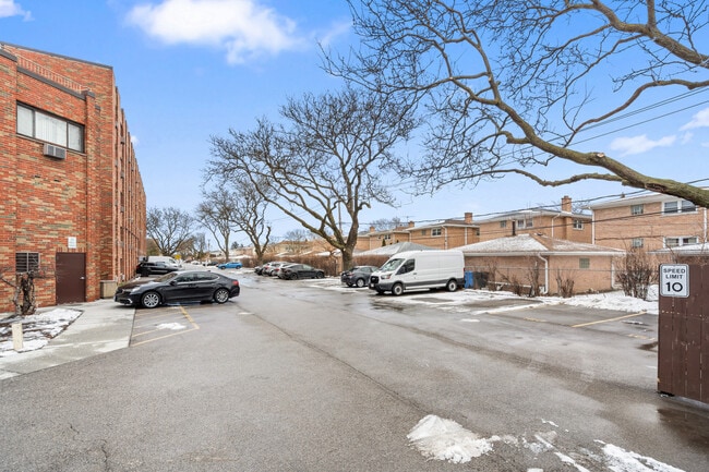 Building Photo - 5310 N Chester Ave