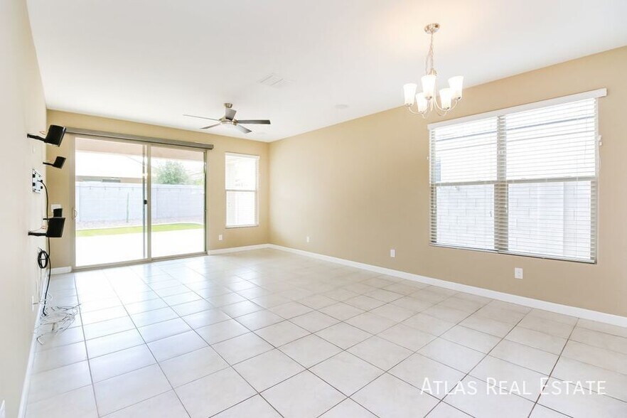 Building Photo - 4137 W White Canyon Rd