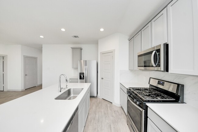 Building Photo - 7923 Cattleman Vly Dr