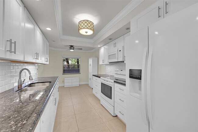 Building Photo - 1802 Eleuthera Point