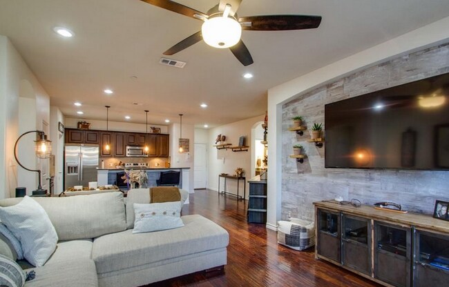 Building Photo - 950 Henderson-149.632