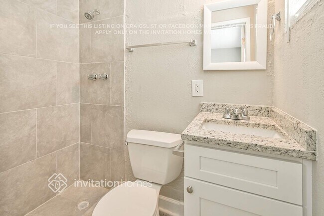 Building Photo - 525 Dolphin Dr