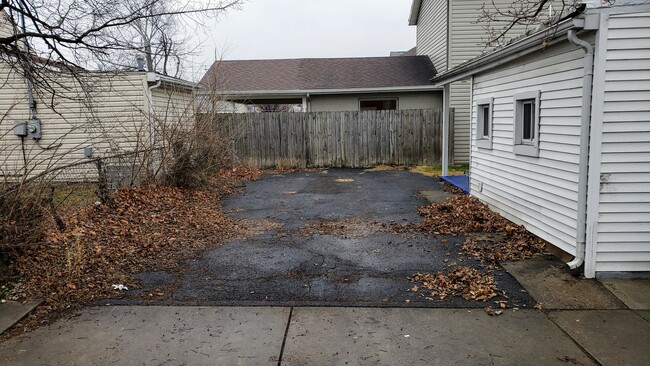 Attached Driveway - 101 Fairground Ave