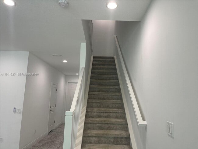 Building Photo - 592 Parsons Wy