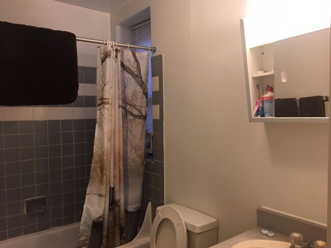 Building Photo - No Brokers Fee, Kenmore Location. The Building With Elevator and Laundry, Heat, Hot Water Included