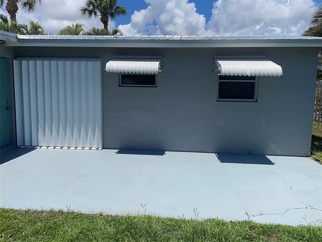Building Photo - 413 Robalo Ct