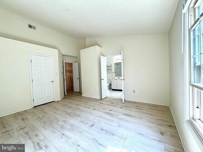 Building Photo - 10175 Treble Ct