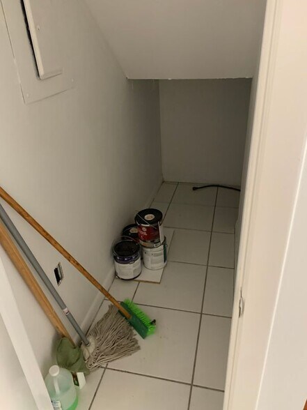 Building Photo - 3026 30th Ln