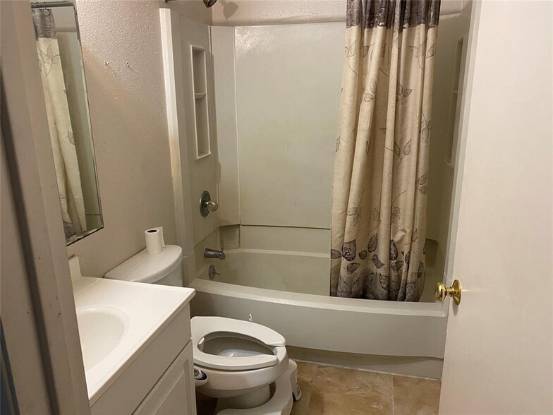 Clean Modern Bathrooms with washer and dryer included. - 3232 Windchase Blvd