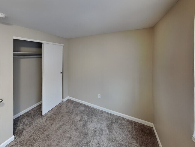 Building Photo - Lantern Square Apartments-B5