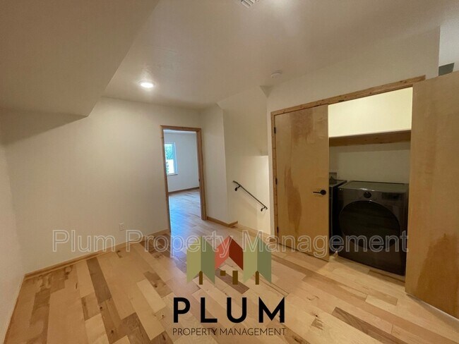 Building Photo - 1855 S 3rd St W