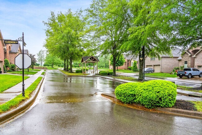 Building Photo - Gorgeous Upscale Home in the Gated Savanna...