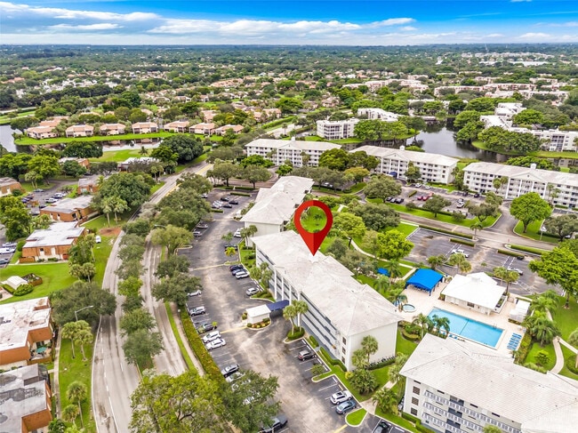 Building Photo - 1719 Whitehall Dr