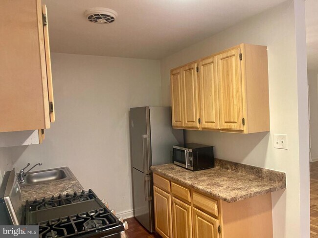 Building Photo - 2523 13th St NW