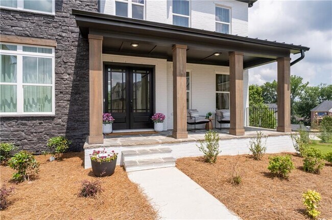 Building Photo - 4510 Hawthorn Cir