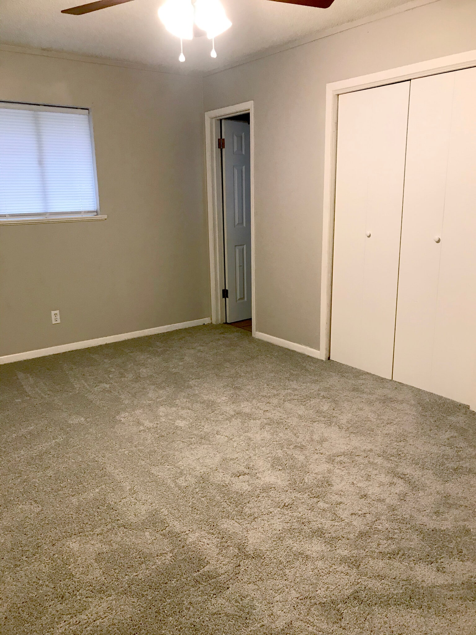 Master bedroom - 703 Lee St