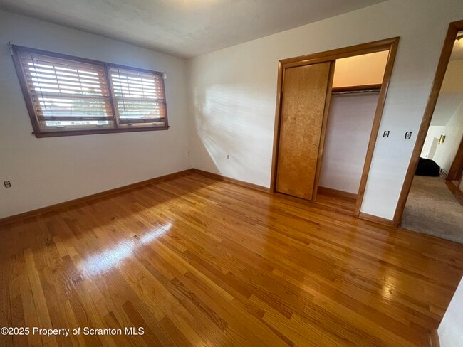 Building Photo - 708 Woodmere Ave