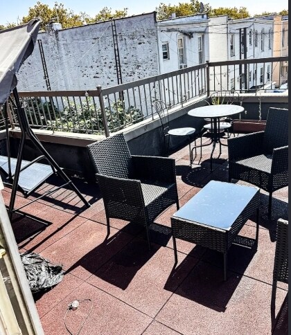 Building Photo - 86 Avenue S