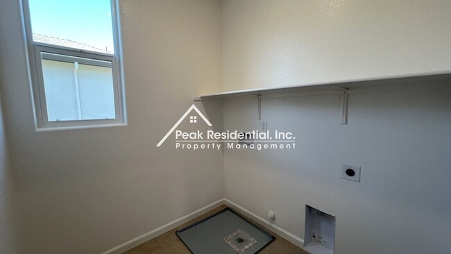 Building Photo - New Elk Grove 3bd/2.5ba Home near Big Horn...