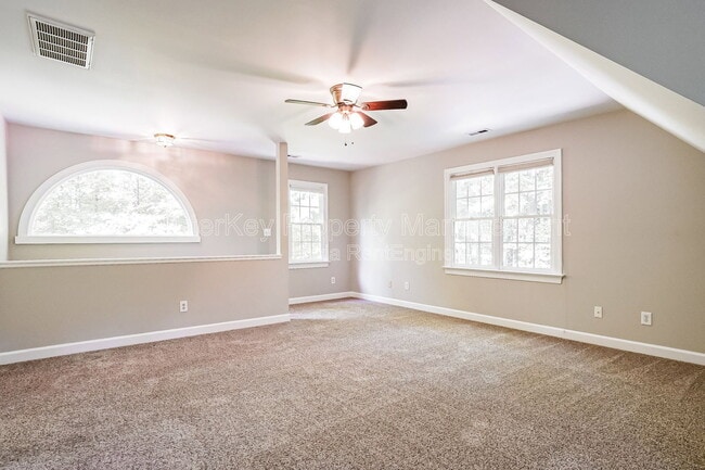 Building Photo - 2304 Knoll Ridge Ln