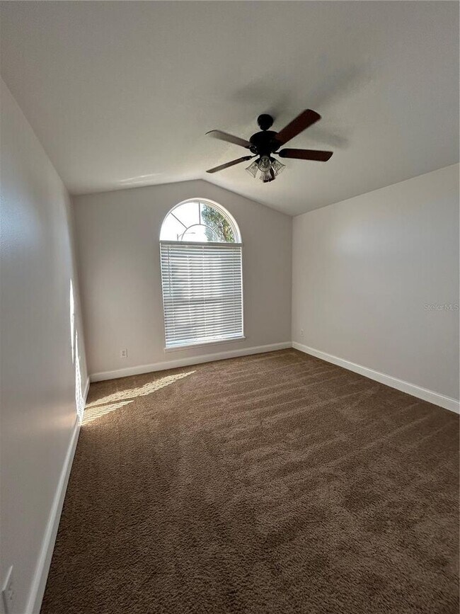 Building Photo - Saint Cloud Home
