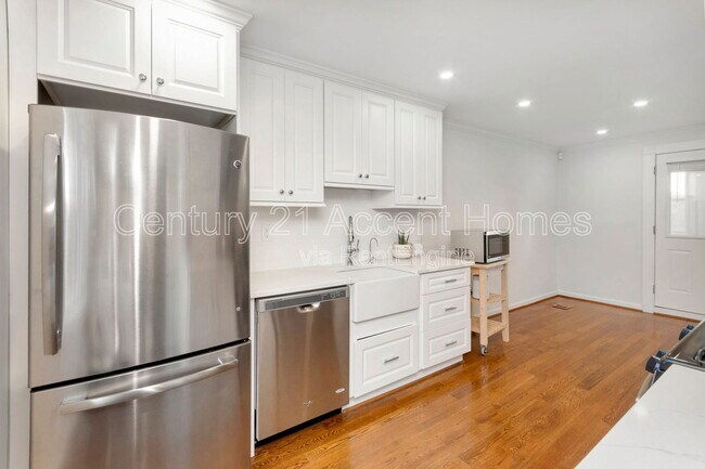 Building Photo - 5026 23rd St S