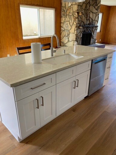 Island Sink & Eating Counter - 507 N Helberta Ave