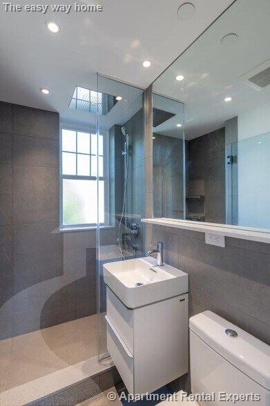 Building Photo - 17A Forest St Unit #41