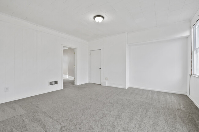 Building Photo - 1104 Brabec St