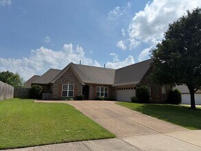 Building Photo - BARTLETT RENTAL HOME 3 BEDROOM 2 BATHROOM WITH FENCED BACKYARD