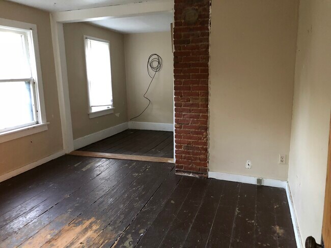 Building Photo - 1020 E Jefferson St