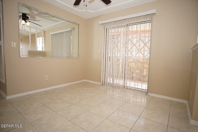 Building Photo - 10553 Kinross Ave