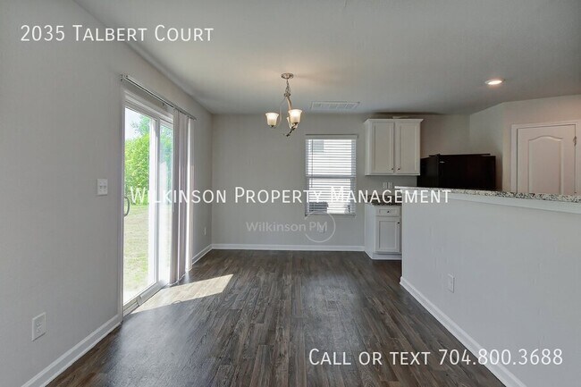 Building Photo - 2035 Talbert Ct