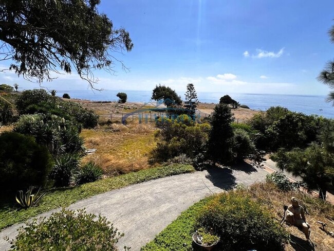 Building Photo - 668 W Paseo Del Mar