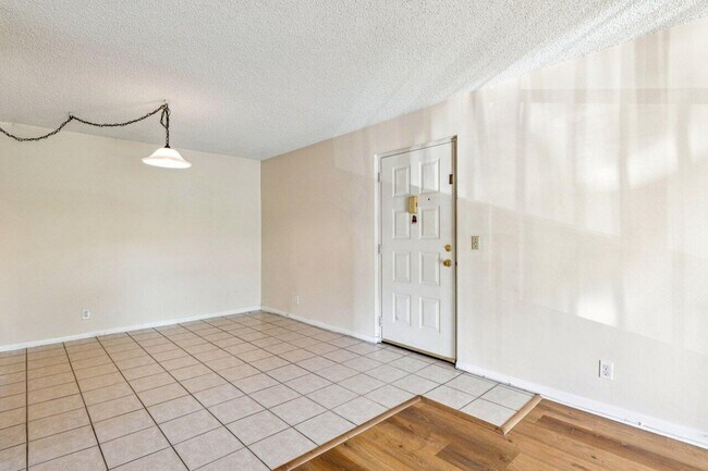 Building Photo - 618 Sea Pine Way